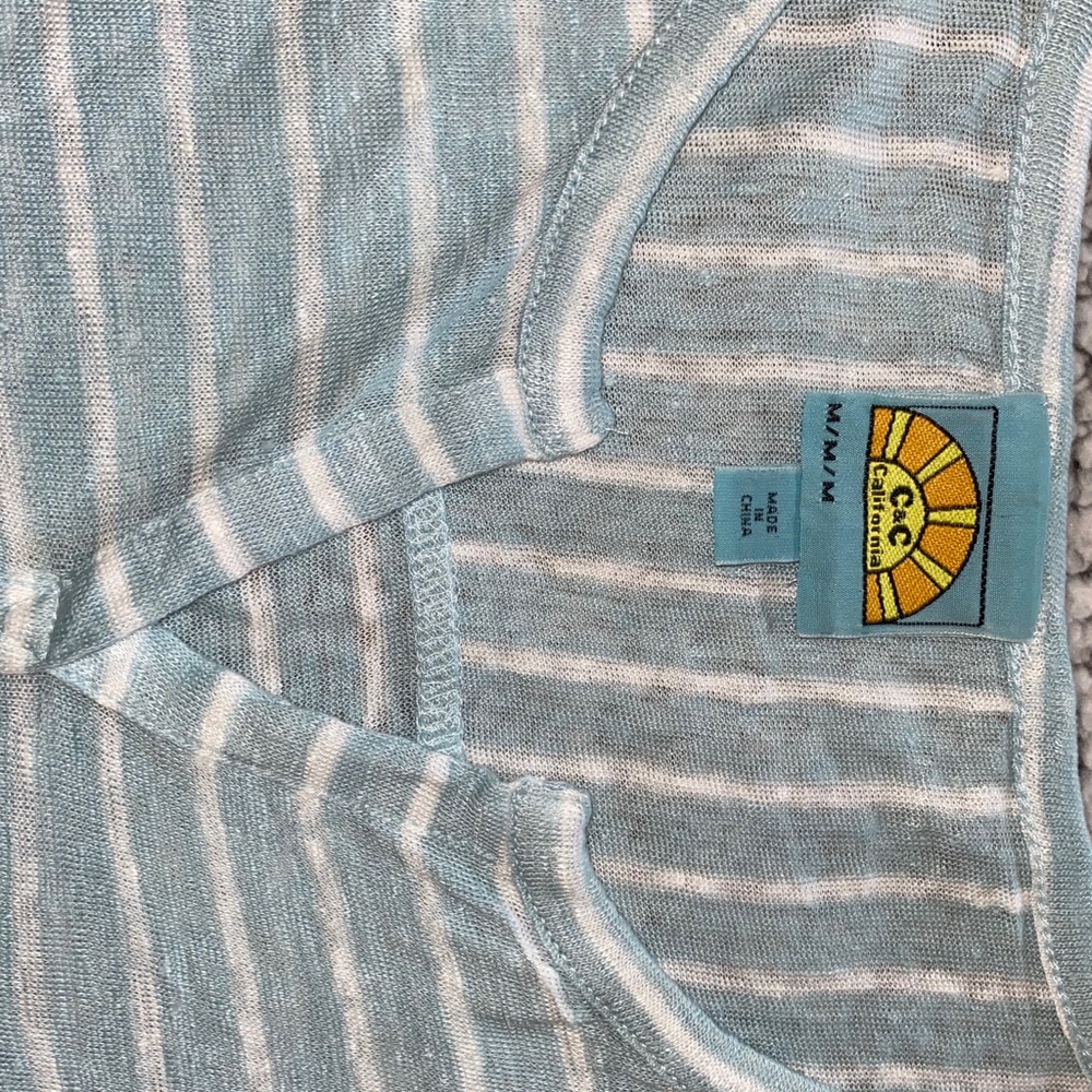 C&C CALIFORNIA /linen knit split neck top - Picture 2 of 7